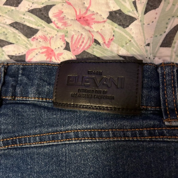 ELEVANI JEAN PANTS ( used but in great condition - Picture 5 of 6